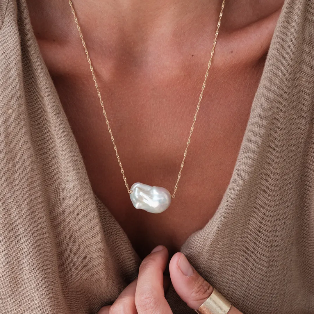 14K Gold, Big Baroque Pearl Necklace with chain - Image 2