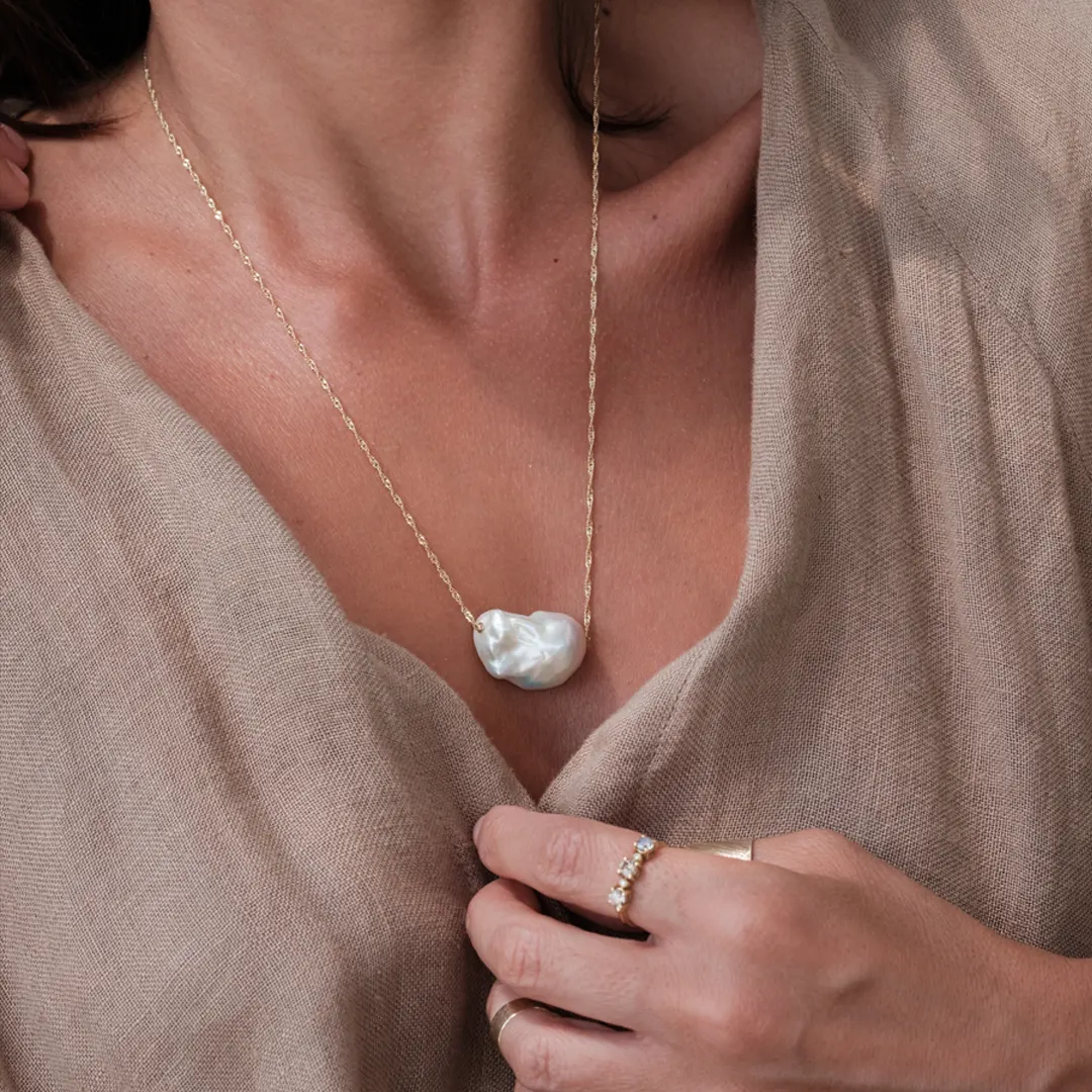 14K Gold, Big Baroque Pearl Necklace with chain - Image 4