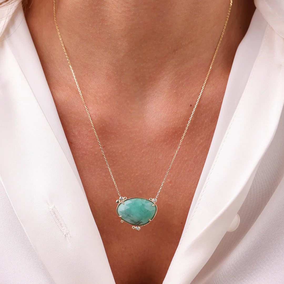 14K Gold Horizontal Emerald Necklace with 3 diamonds - Image 3