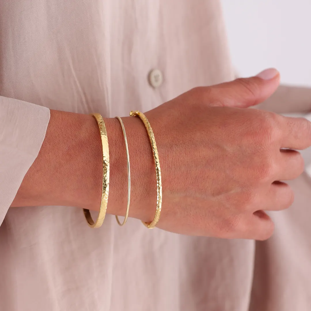 14K gold Tube Hammered Bracelet - Image 6