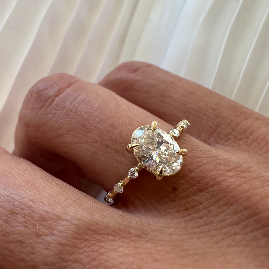 18K Yellow Gold Oval LAB Diamond Ring with 3 small Diamonds on each side - Image 3