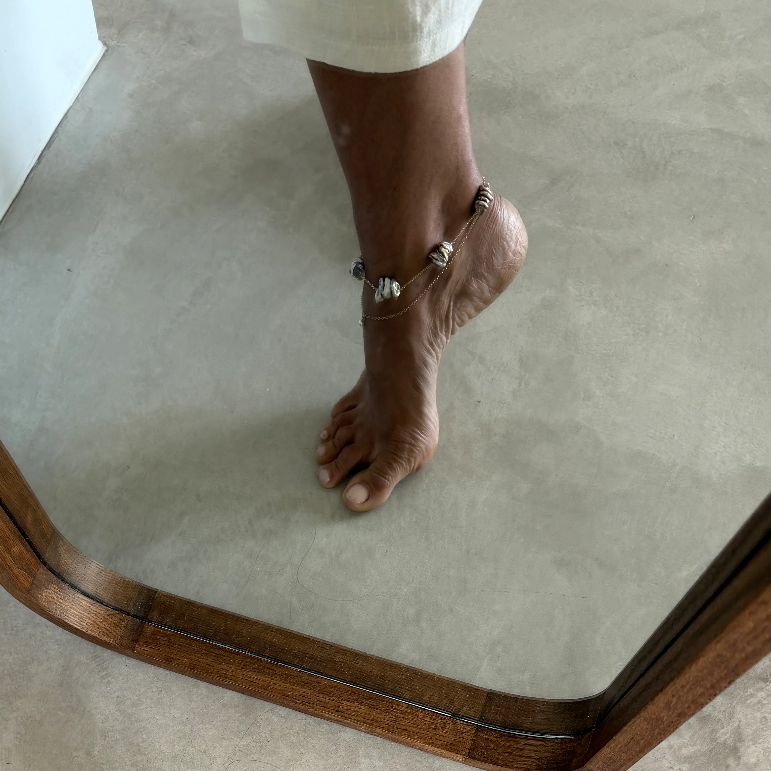 Anklet Chain With Grey Pearls - Image 5